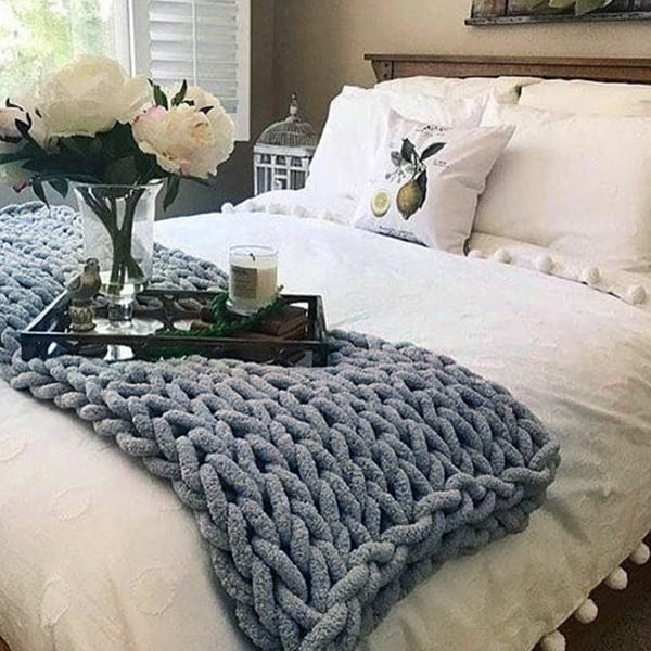 Dark Grey Chinille Knitting Blanket Bed Throw Yarn Baby Bulky 4